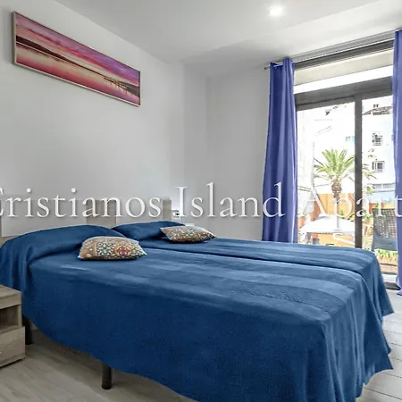 Cristianos Island * Los Cristianos (Tenerife)