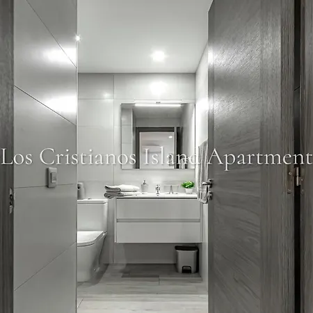 Cristianos Island * Los Cristianos (Tenerife)