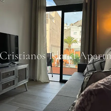 Cristianos Island Apartament *